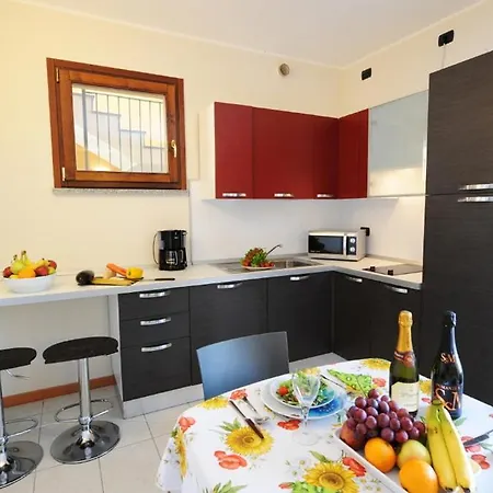 Lägenhet Sleeps 6 Pool T421317 *